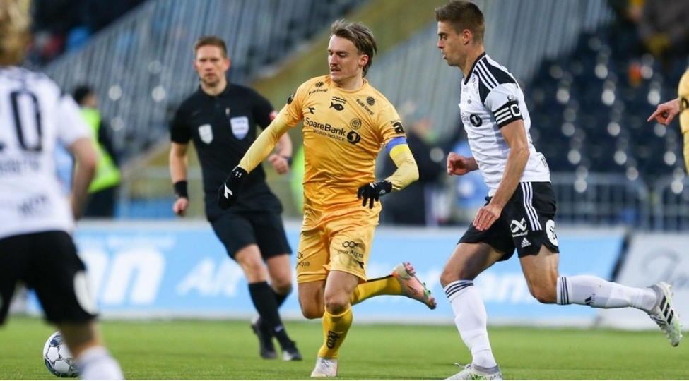 norvech-chempionatinin-achilish-oyunu-mobil-telefon-vasitesile-tribunadan-yayimlanib