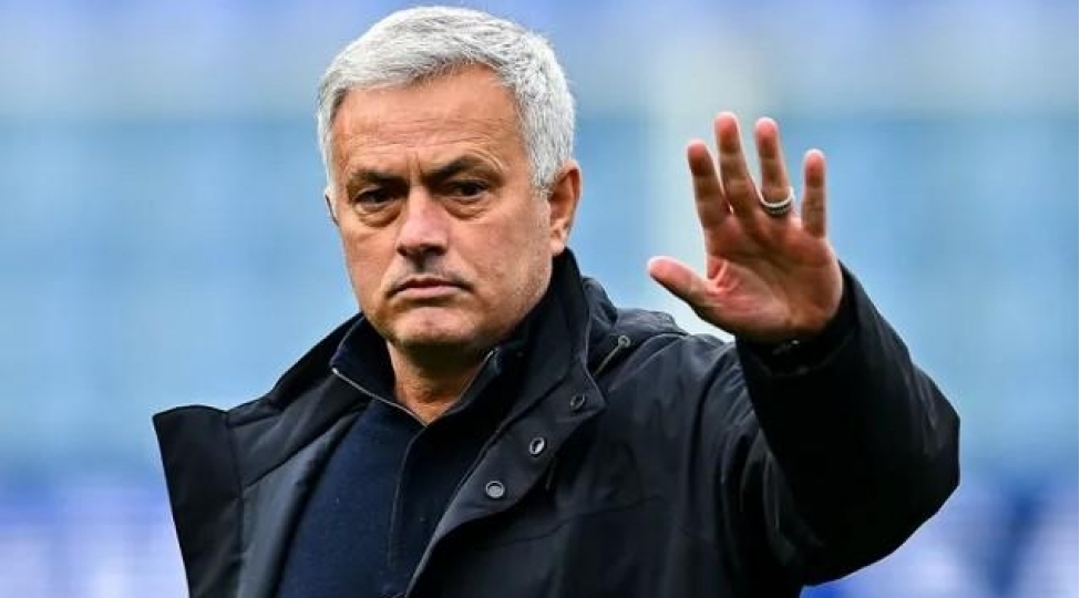 mourinyo-bu-komandadan-uzr-istedi