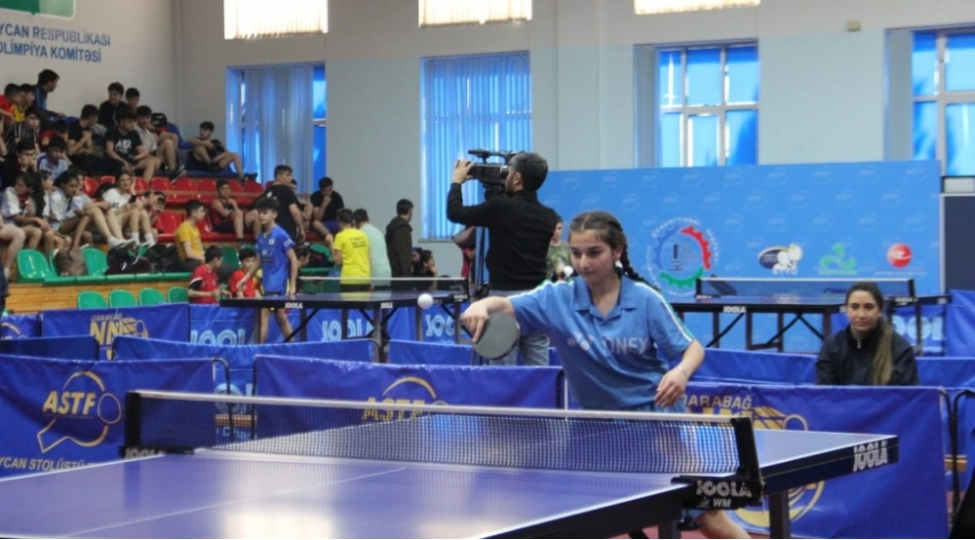 stolustu-tennis-uzre-novbeti-azerbaycan-birinciliyi-davam-edir