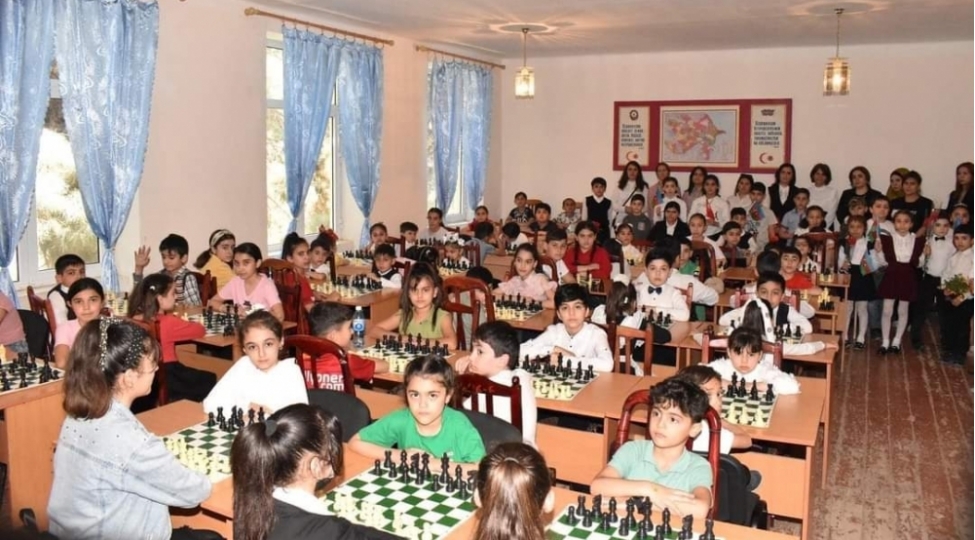 shirvanda-heyder-eliyevin-xatiresine-hesr-olunan-shahmat-turnirine-100-e-yaxin-mektebli-qoshulub