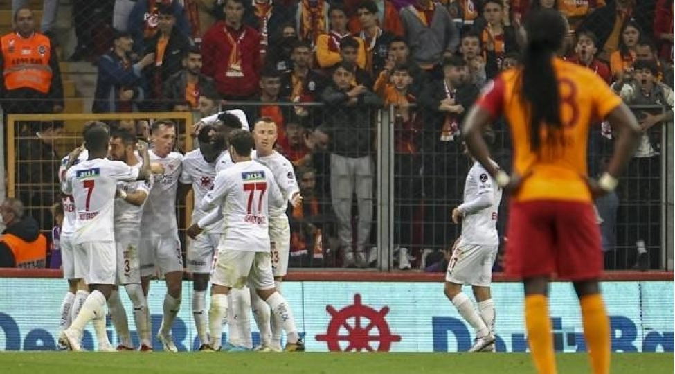 qalatasaray-dogma-meydanda-uduzdu