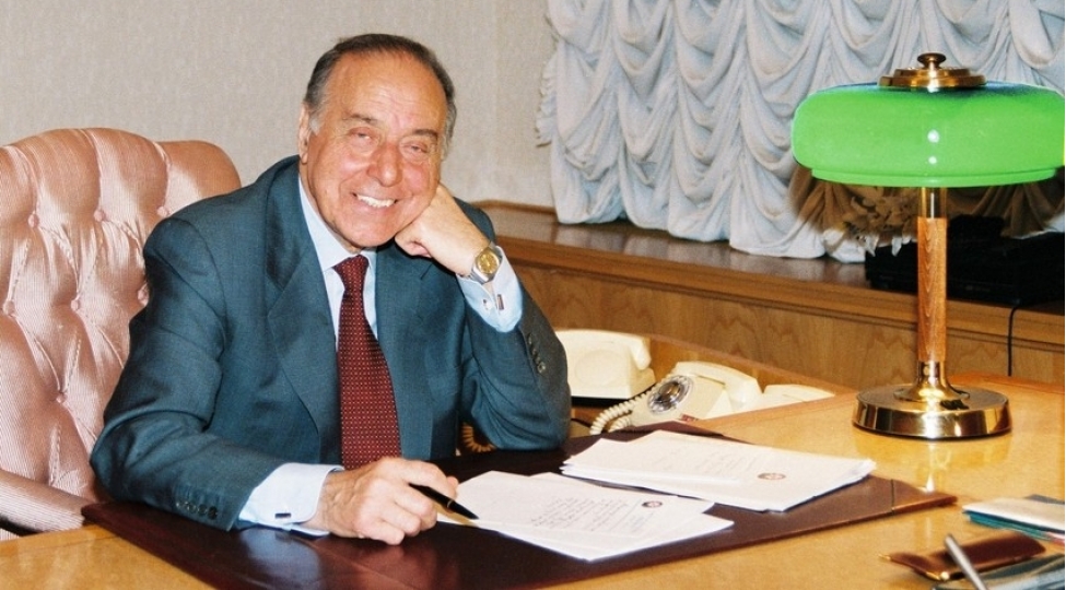 ulu-onder-heyder-eliyevin-milli-dovlet-quruculugu-ve-muasir-inkishaf-strategiyasi