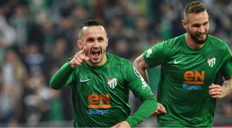 bursaspor-namik-eleskerovla-muqavileye-xitam-verecek