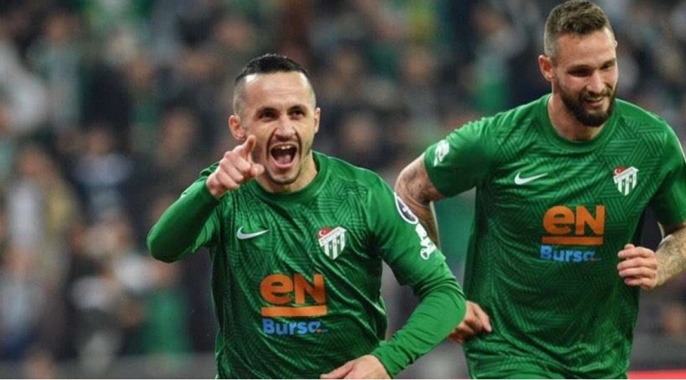 bursaspor-namik-eleskerovla-muqavileye-xitam-verecek-2
