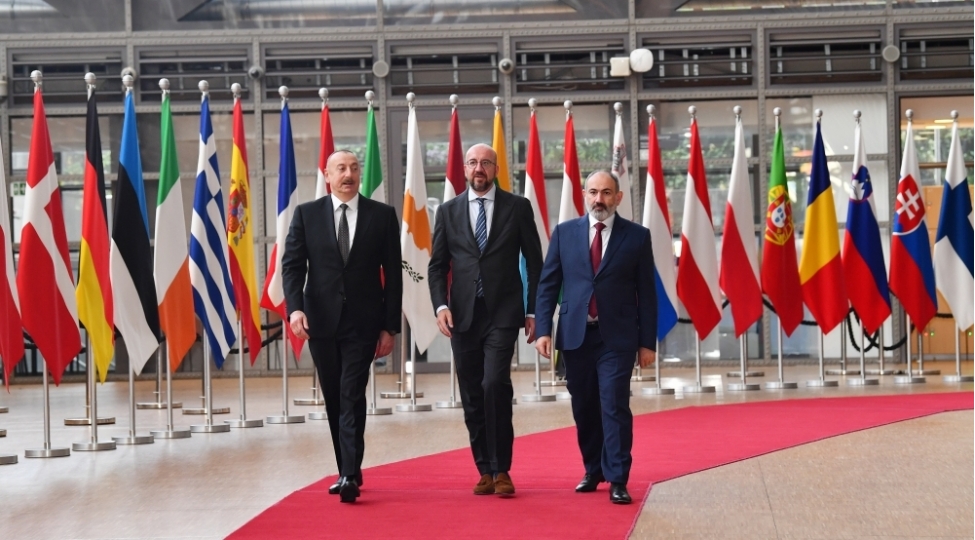 ireli-surulen-tekliflerde-esas-meqam-azerbaycanin-erazi-butovluyudur