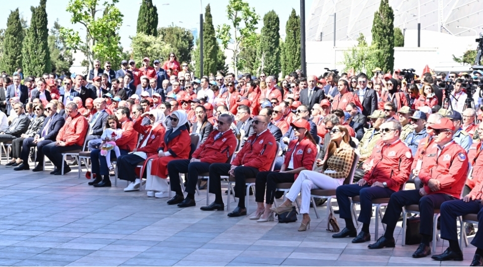 teknofest-azerbaycan-festivali-bir-daha-dunyaya-gosterdi-ki
