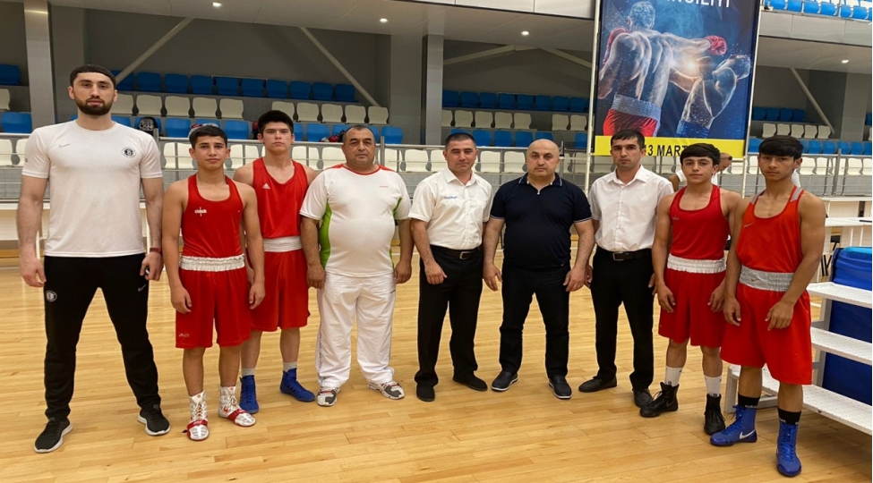 azerbaycan-bokschulari-tacikistan-yigmasi-ile-sinaq-doyushleri-kechirib