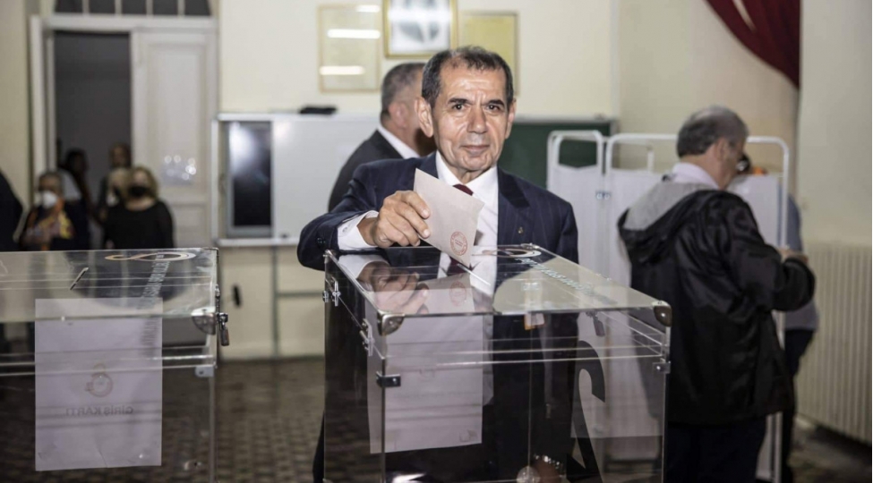 dursun-ozbek-yeniden-qalatasarayin-prezidenti-sechilib