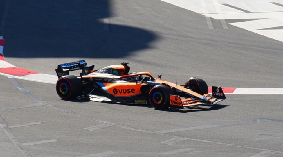formula-1-pilotlari-bu-gun-bakida-qran-pri-ugrunda-yarishacaqlar