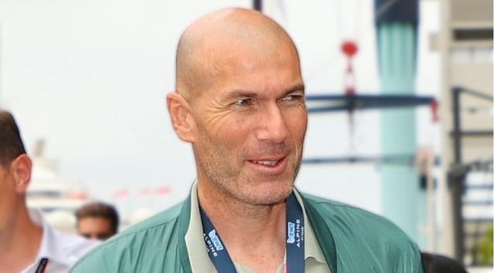 zidan-nevesinin-ona-baba-demesini-istemir