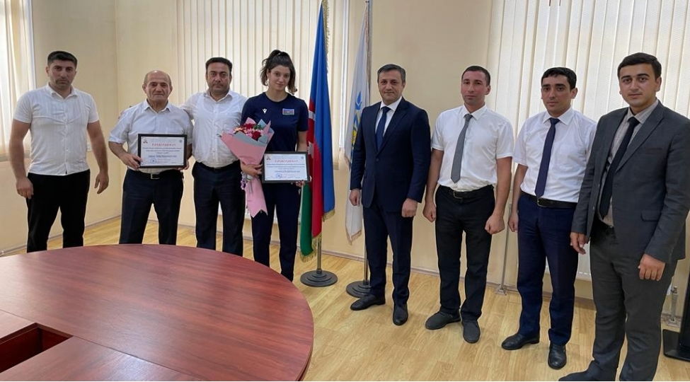 yap-yevlax-rayon-teshkilatinda-birgul-soltanova-ile-gorush-kechirilib
