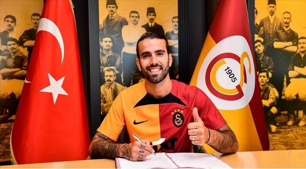 qalatasaray-klubu-portuqaliya-futbolchu-serxio-oliveyrani-heyetine-qatib