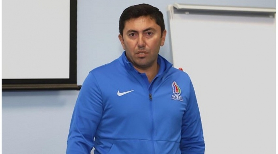 azerbaycanin-futbol-yigmasina-yeni-bash-meshqchi-teyin-edilib