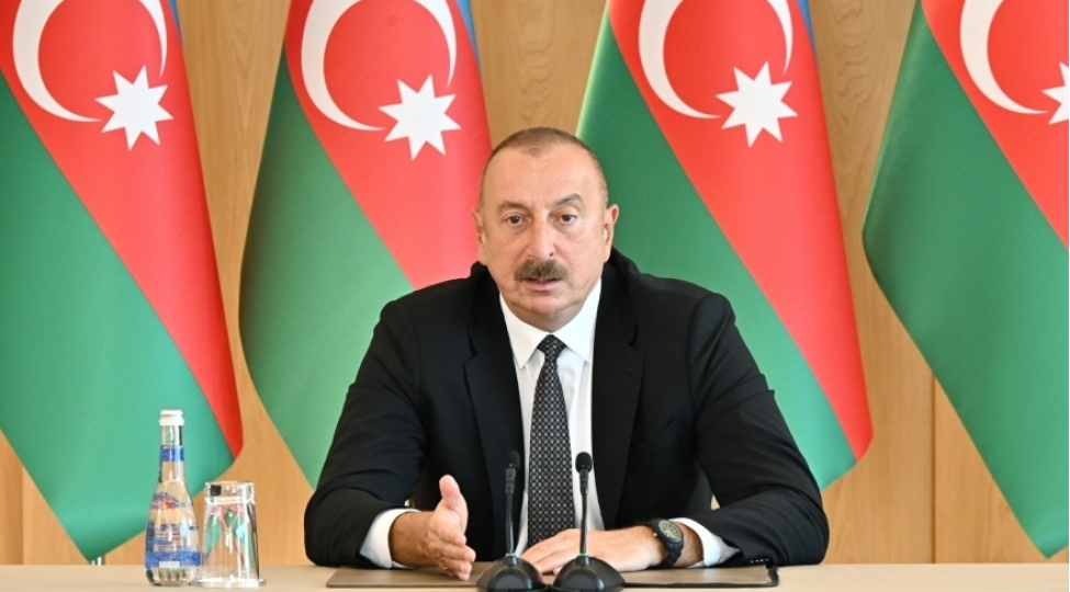 hedef-memurlarin-xalqa-daha-vicdanla-ve-leyaqetle-xidmet-etmesine-nail-olmaqdir
