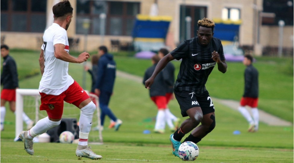 konfrans-liqasi-neftchi-seferde-arisle-qarshilashacaq
