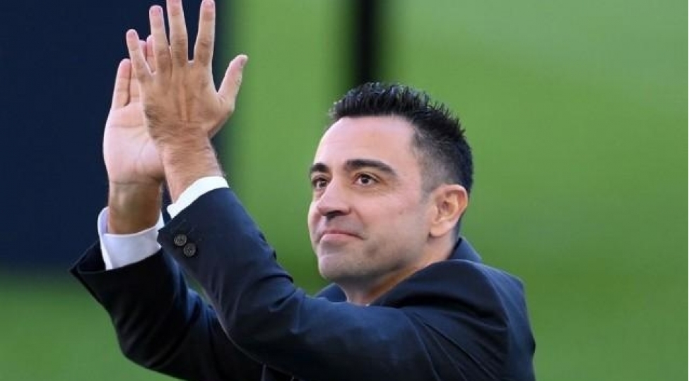xavi-futbolchulari-barselonaya-kechmeye-nece-inandirir