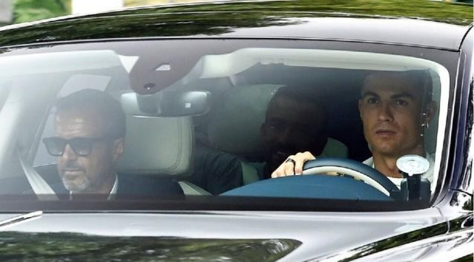ronaldo-ve-agenti-manchester-yunaytedin-bazasinda