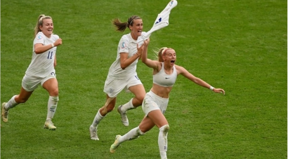 ingilterenin-qadin-futbolchulari-avropa-chempionu-olub