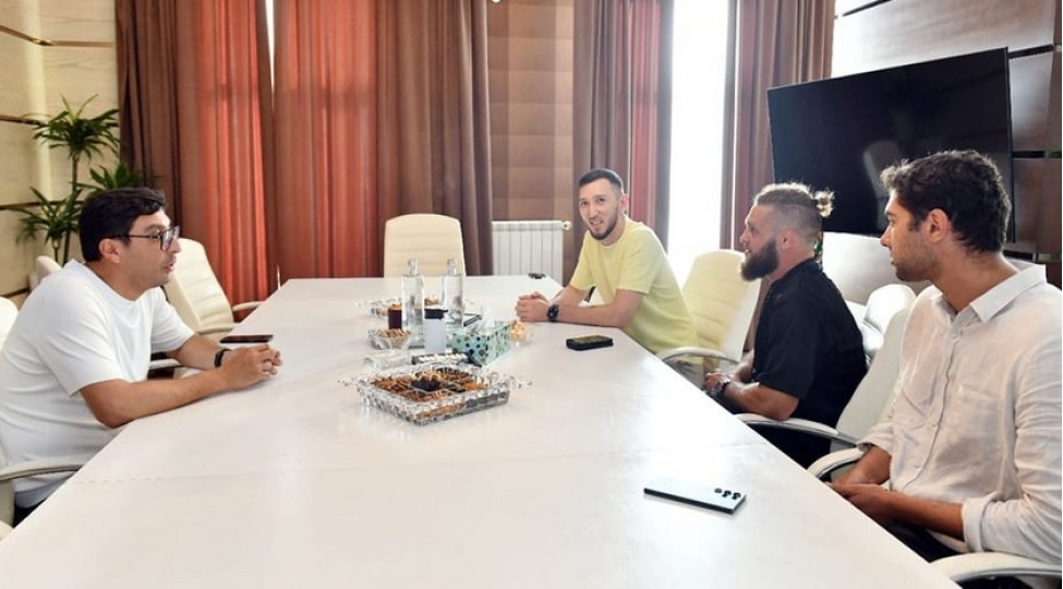gencler-ve-idman-naziri-rafael-fiziyevi-qebul-edib