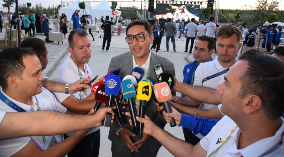 nazir-ferid-qayibov-her-sheyden-raziyiq