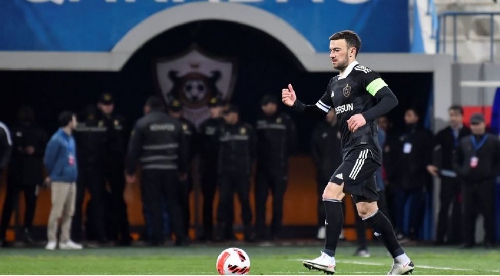 qarabagin-futbolchusu-bu-iller-erzinde-yumruq-kimi-bir-olmushuq