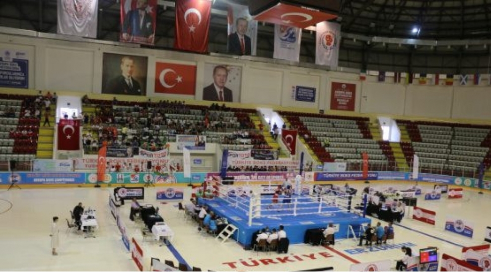 daha-bir-bokschumuz-finala-vesiqe-qazanib