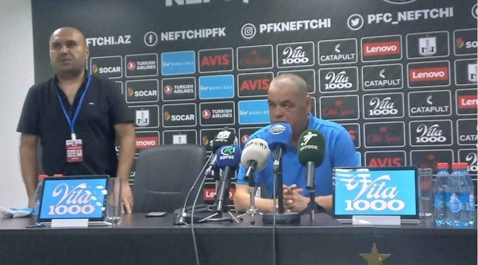 yashar-vahabzade-azarkeshlerin-shuarlari-futbolchulara-tesir-edir