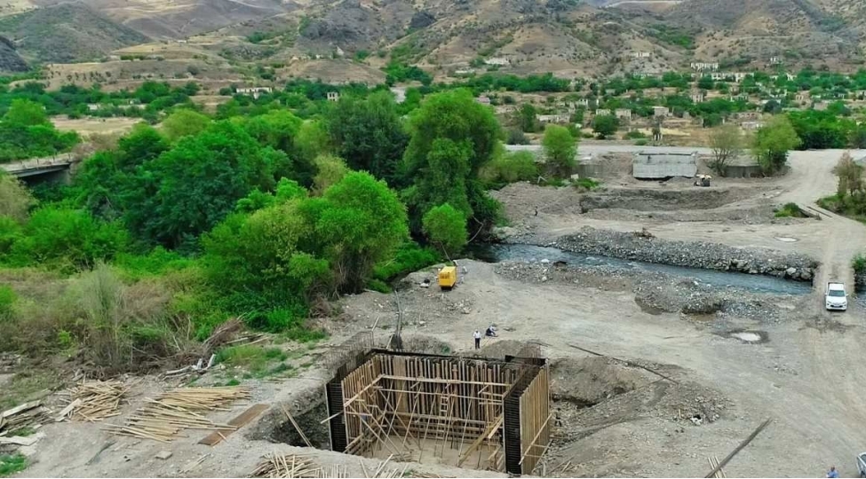 butun-layiheler-plan-uzre-heyata-kechirilir