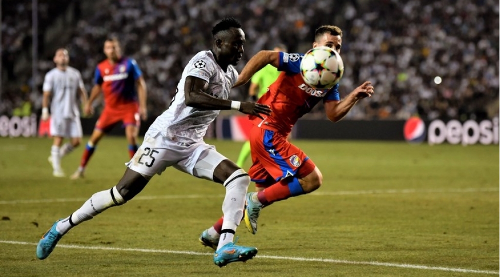 viktoriya-qarabag-matchi-davam-edir-0-1