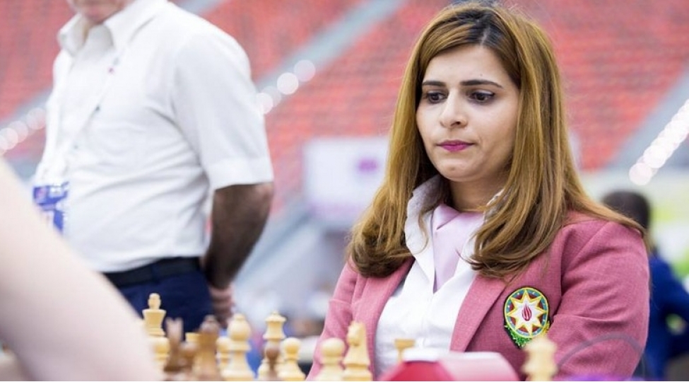 gulnar-memmedova-yarishin-lideri-monika-sochko-ile-sulhe-razilashib