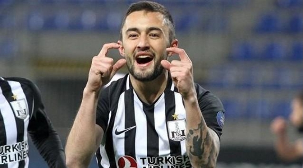 neftchi-hucumchusu-ile-muqavileye-xitam-verdi