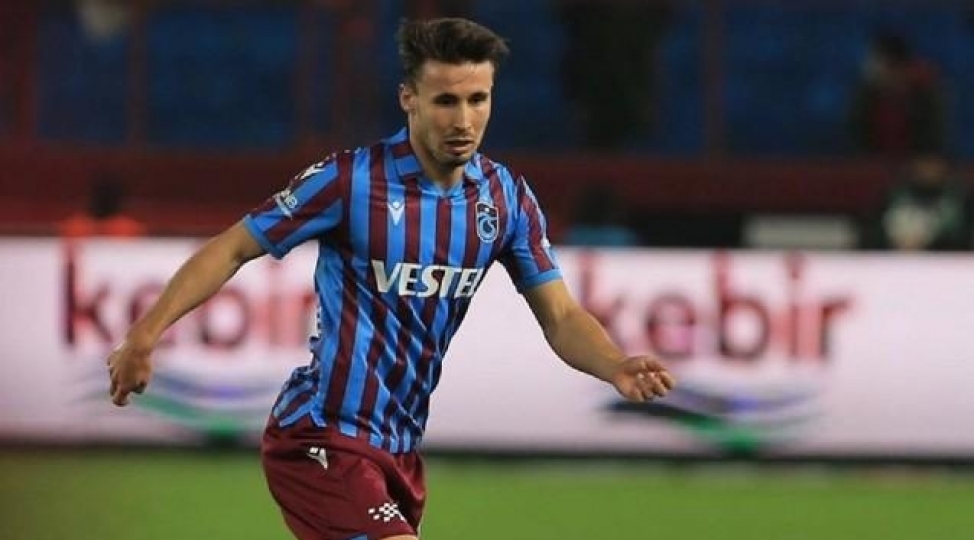 trabzonspor-futbolchusu-ile-yollari-ayirdi