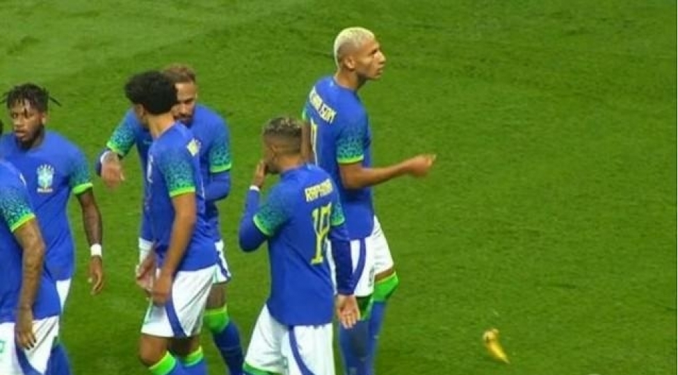 futbolchuya-banan-atdilar-fifa-arashdirmaya-bashladi