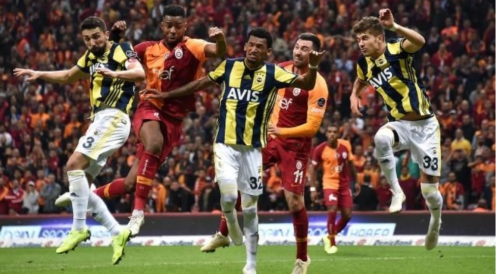 istanbul-derbilerinde-azarkesh-qadagasi