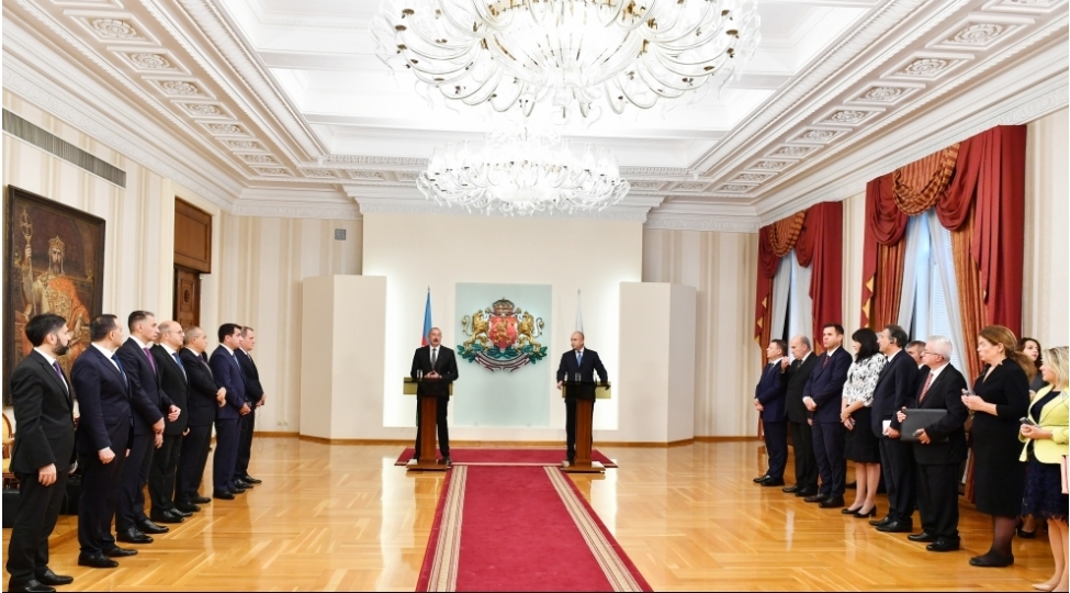 bolqaristan-ve-azerbaycan-arasinda-enerji-ticaretinin-yeni-merhelesi-bashlayir