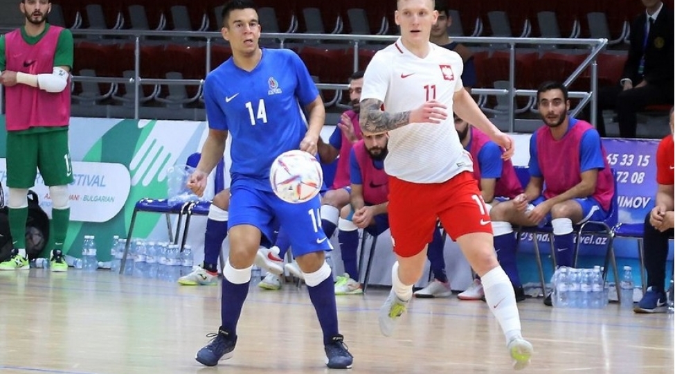 azerbaycan-millisinin-formasini-fexrle-geyinirem