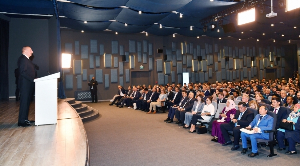 azerbaycan-yeni-shehersalma-tecrubesini-numayish-etdirir
