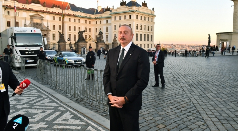 praqa-gorushu-azerbaycanin-diplomatik-mustevide-qelebesidir