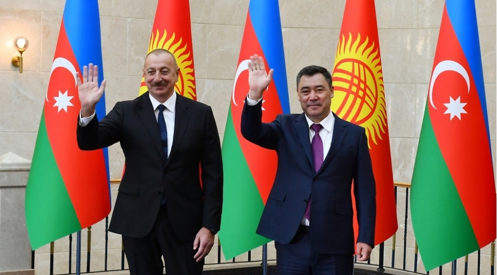 qirgizistan-azerbaycan-munasibetleri-yukselen-xettle-inkishaf-edir