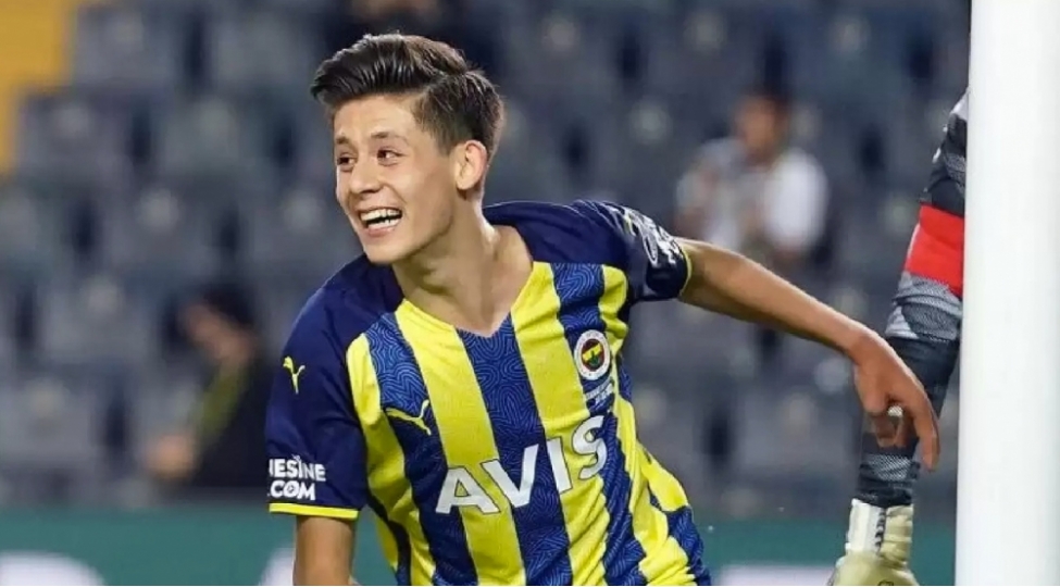 bavariya-17-yashli-turkiyeli-futbolchu-ile-maraqlanir