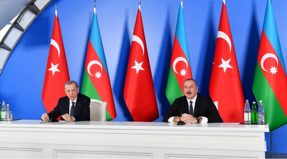 azerbaycan-ve-turkiyeden-novbeti-sulh-ve-emekdashliq-mesaji