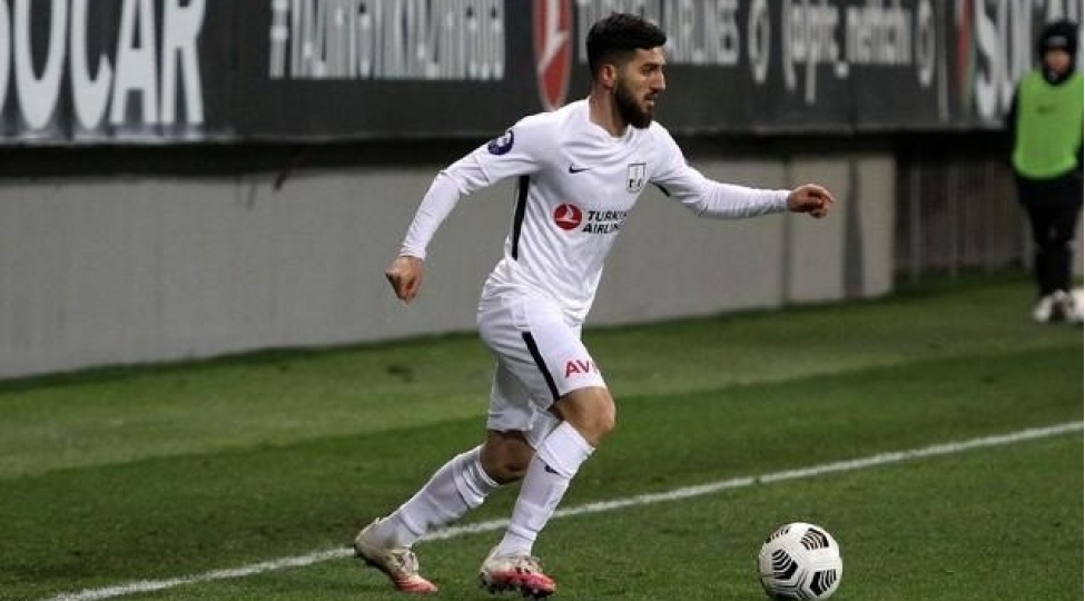 neftchinin-futbolchusu-azerbaycan-pasportu-aldi