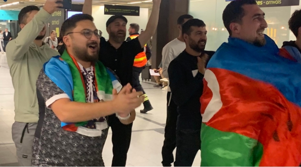 azarkeshler-fransada-qarabagi-bele-qarshiladilar