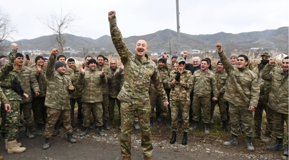 ishiqli-geleceye-yol-achan-shanli-qelebe
