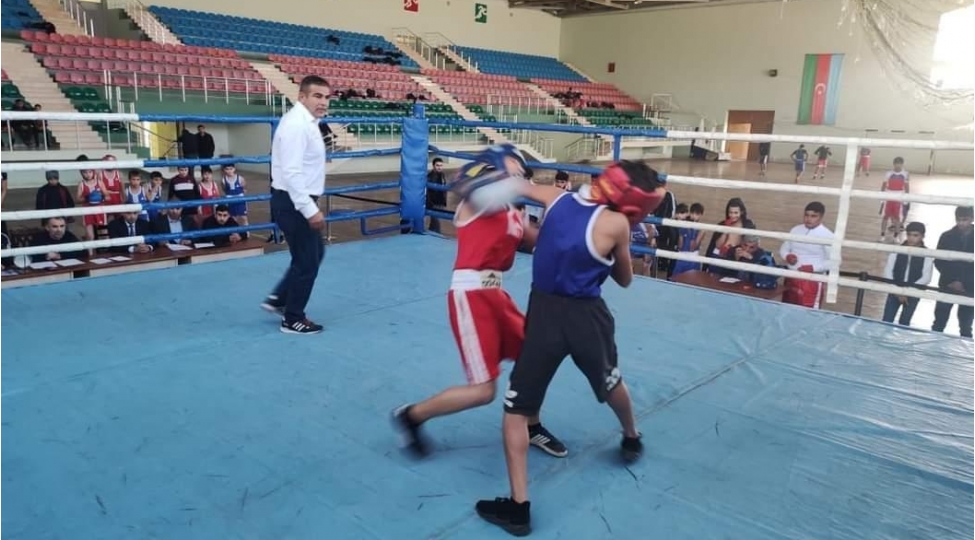 bilesuvarda-zefer-gunu-ile-bagli-boks-yarishi-kechirilib