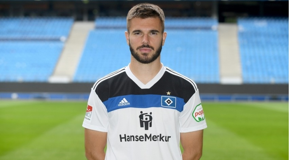 xorvatiyali-mudafiechi-dopinqe-gore-futboldan-kenarlashdirilib