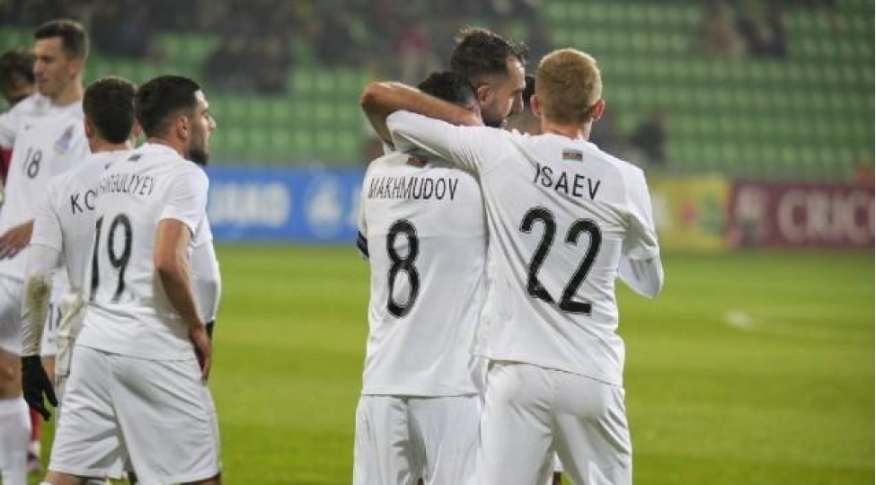 sabahin-futbolchulari-millide-ilklere-imza-atdi