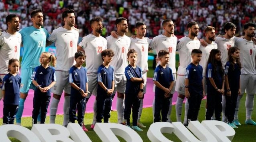 iranli-futbolchularin-aile-uzvleri-hedelenirler