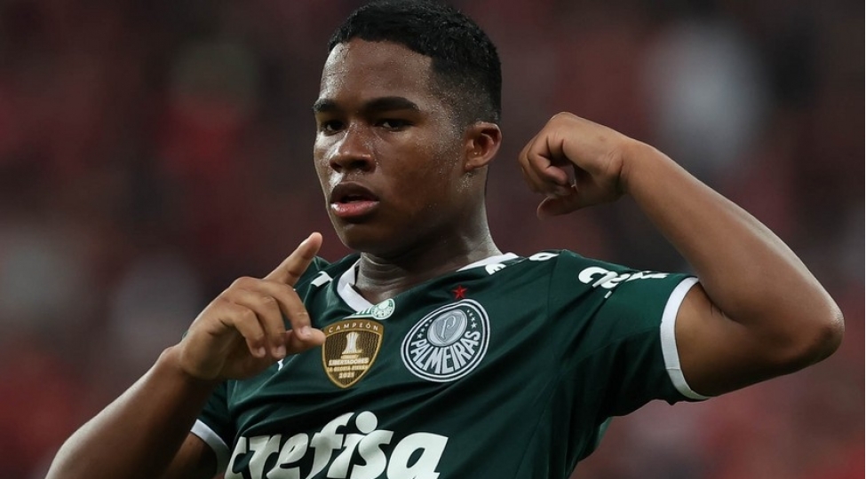 real-braziliyali-hucumchunun-transferini-razilashdirib