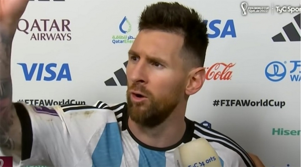 lionel-messi-niderland-millisinin-futbolchusunu-tehqir-edib